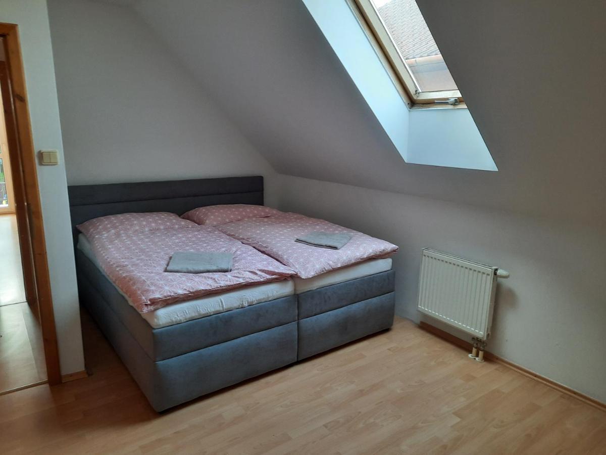 Apartman Chiarita Nemšová Zewnętrze zdjęcie