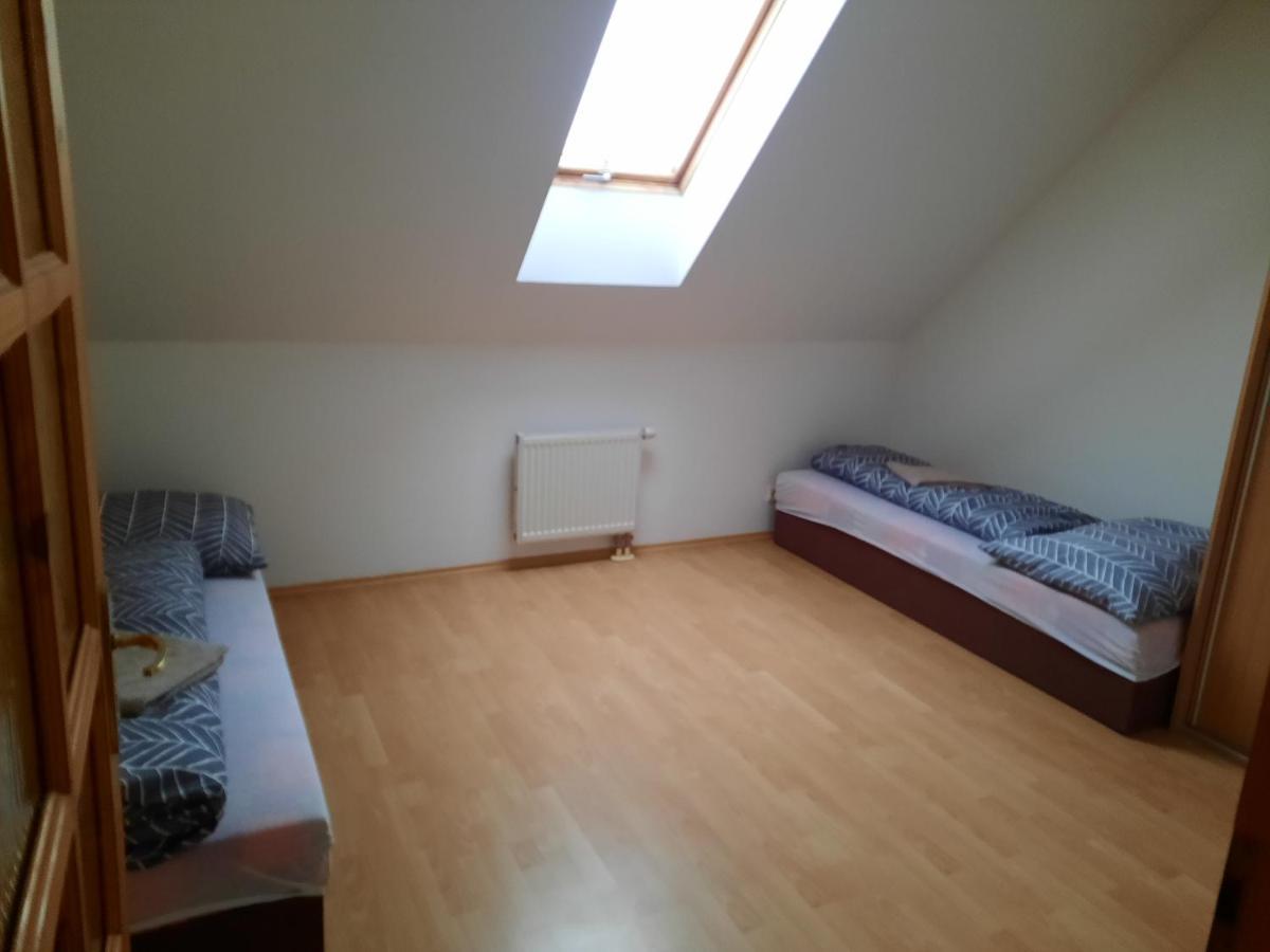 Apartman Chiarita Nemšová Zewnętrze zdjęcie